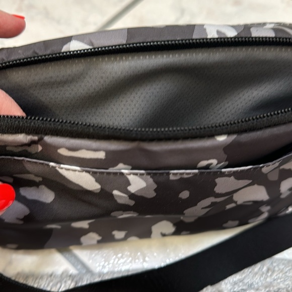 Tumi. New without tags. Endless pockets. - Picture 5 of 10